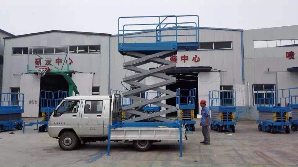 高空維修升降平臺哪家好 就屬龍豪機(jī)械可靠  高空維修升降平臺哪家好 就屬龍豪機(jī)械可靠