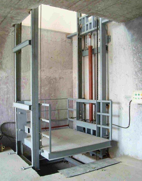 導(dǎo)軌鏈條式升降機(jī)  導(dǎo)軌鏈條式升降機(jī)